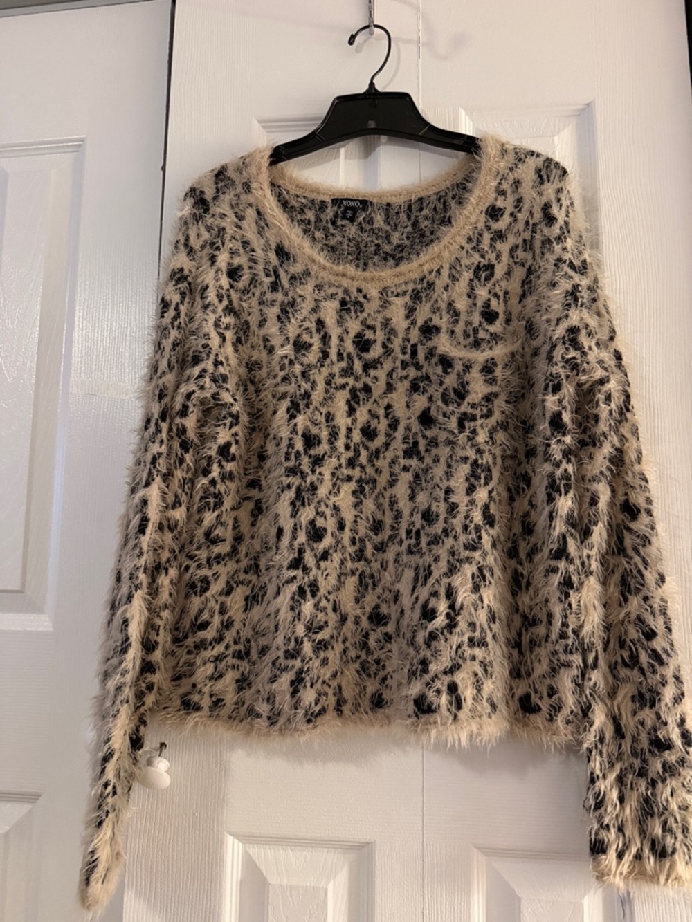 XOXO Cream & Black Fuzzy Leopard-Print Round neck, Sweater, long sleeve, L